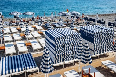 Güzel, Fransa - 25 Mayıs 2024: Gün batımında Nice 'in merkezinde