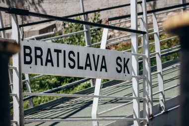 Bratislava 'daki Tuna seti üzerindeki 