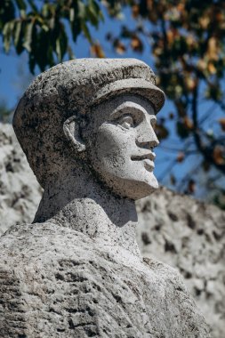 Budapeşte, Macaristan - 10 Ağustos 2024: Özgürlük Anıtı, sanatçı Istvan Kiss, 1971. Hatıra Parkı