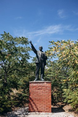 Budapeşte, Macaristan - 10 Ağustos 2024: Lenin, Bilinmeyen Sovyet heykeltıraş, 1958. Hatıra Parkı