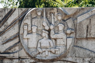 Budapeşte, Macaristan - 10 Ağustos 2024: Halkın Güç Anıtı Kahramanları, sanatçı Kallo Viktor, 1983. Hatıra Parkı.