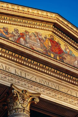 Budapeşte, Macaristan - 10 Ağustos 2024: Kunsthalle, Budapeşte Sanat Salonu, çağdaş bir sanat müzesi ve tarihi bir bina