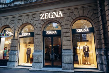 Budapeşte, Macaristan - 10 Ağustos 2024: Zegna merkez Budapeşte 'deki mağaza cephesi