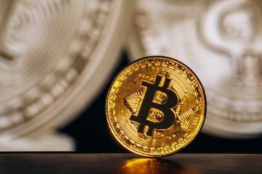 Bitcoin şifreleme madeni parası. Yakın plan.