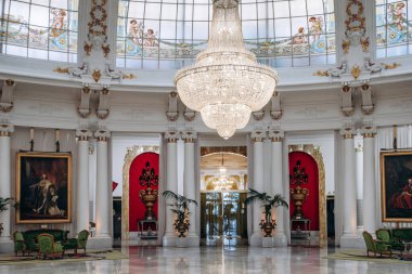 Güzel, Fransa - 16 Temmuz 2024: The famous Salon Royal at the Hot