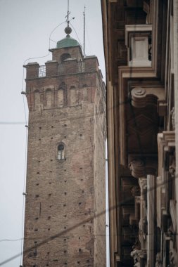 Asinelli Kulesi, Bologna 'nın iki kulesinden biri.