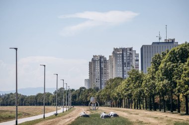 Zagreb, Hırvatistan - 15 Ağustos 2024: Zagreb 'de Sovyet döneminden kalma binalar
