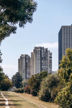 Zagreb, Hırvatistan - 15 Ağustos 2024: Zagreb 'de Sovyet döneminden kalma binalar