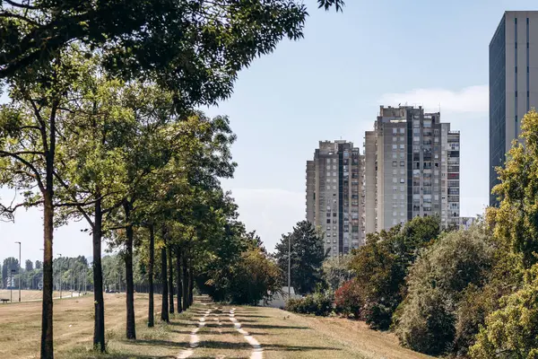 Zagreb, Hırvatistan - 15 Ağustos 2024: Zagreb 'de Sovyet döneminden kalma binalar