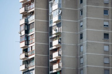 Zagreb, Hırvatistan - 15 Ağustos 2024: Zagreb 'de Sovyet döneminden kalma binalar