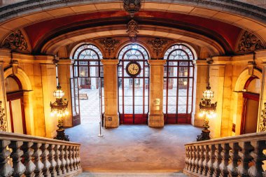 Porto, Portekiz - 28 Aralık 2024: Porto, Portekiz 'deki Palacio da Bolsa' nın Güzel İçişleri