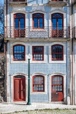Porto, Portekiz 'in merkezinde büyüleyici yüzler