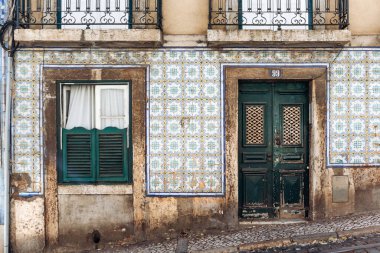 Lizbon şehir merkezindeki tarihi cephe ikonik azulejo fayanslarıyla kaplı.