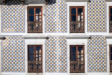 Lizbon şehir merkezindeki tarihi cephe ikonik azulejo fayanslarıyla kaplı.
