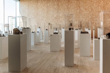 Milan, İtalya - 19 Mart 2025: Fischli Weiss 