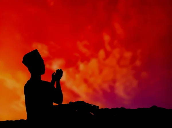 Silhouet Concept Van Moslim Man Bidden Tot Allah Heuvel Met — Stockfoto