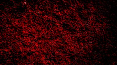 Beton duvarın yüzey dokusu ürkütücü koyu kırmızı kan rengi