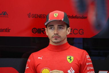  Charles Leclerc (MON) Ferrari F1-23 Ferrari Kutusu 'nda yapılan hazırlıklar sırasında ForMULA 1 GULF BAHRAIN GRAND PRIX 2023, SAKHIR, BAHRAIN, MARCH, 05 2023