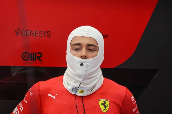 Charles Leclerc Mon Ferrari Durante Los Preparativos Ferrari Box Antes — Foto de Stock