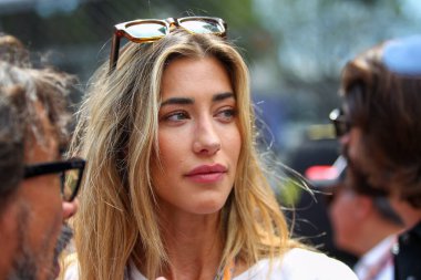 Paddock Formülünde Kız Misafir 