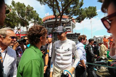 Tom Holland (ABD) Aktör ve Esteban Ocon (FRA) Alp 52