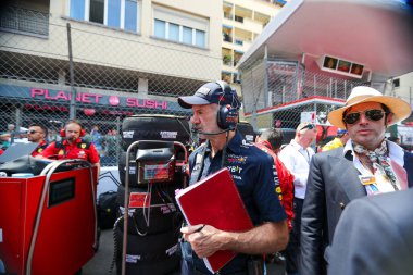 Adrian Newey (ENG) Kahin Red Bull Yarış Büyücüsü rac 'tan önce ızgarada