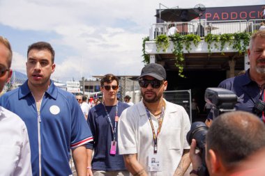 Neymar da Silva Santos Junior, nam-ı diğer Neymar Jr., Paris 'in BRA futbol oyuncusu Saint Germain Ligue 1, Fransa