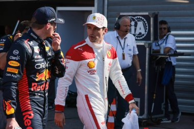  Max Verstappen (NED) Redbull Racing RB19  Charles Leclerc (MON) Ferrari F1-2
