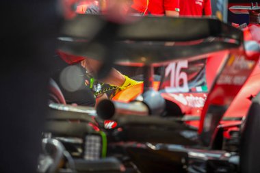  Scuderia Ferrari iş başında.