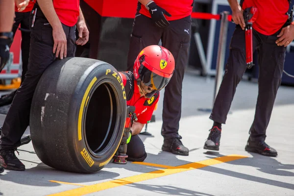 Mecânicos Scuderia Ferrari Trabalho — Fotografia de Stock