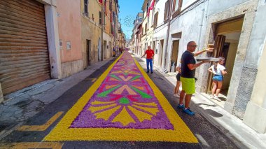 Processione dei Ceri ed kâfir / mum ve çiçek sergisi - Rieti, İtalya