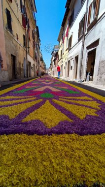 Processione dei Ceri ed kâfir / mum ve çiçek sergisi - Rieti, İtalya