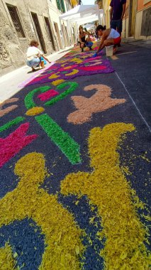 Processione dei Ceri ed kâfir / mum ve çiçek sergisi - Rieti, İtalya