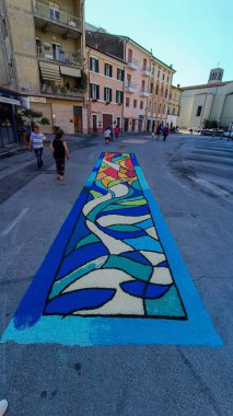 Processione dei Ceri ed infiorata / geçit töreni mumlar ve çiçek sergisi - Padua 'nın aziz Anthony heykeli, sadık Rieti' nin omuzlarında, İtalya