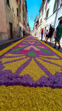 Processione dei Ceri ed kâfir / mum ve çiçek sergisi - Rieti, İtalya