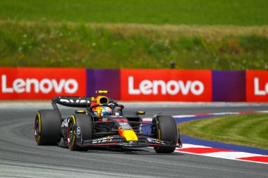  Sergio Perez (MEX) Redbull Racing RB1