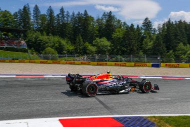  Sergio Perez (MEX) Redbull Racing RB1