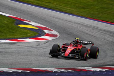 Carlos Sainz (SPA) Ferrari F1-2