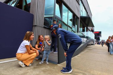 Nick DeVries (NED) İngiltere 'nin Silverstone kentinde İngiltere GP sırasında Scuderia AlphaTaur
