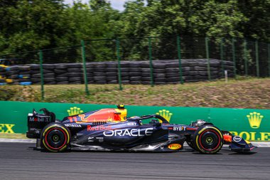  Sergio Perez (MEX) 2023 yılında İtalya 'nın Monza şehrinde gerçekleştirilen Redbull Racing RB1