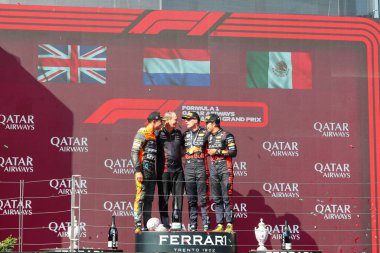 Lando Norris (GBR) McLaren MCL60 Max Verstappen (NED) Redbull Racing RB19 Sergio Perez (MEX) Redbull Racing RB19