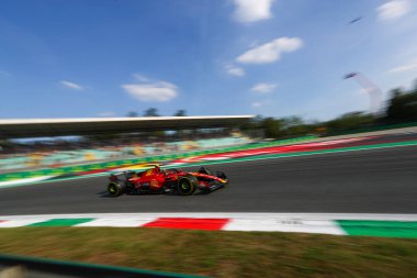  Carlos Sainz (SPA) Ferrari SF-2