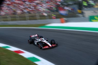  Kevin Magnussen (SVE) Haas VF-2