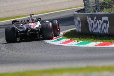  Kevin Magnussen (SVE) Haas VF-2