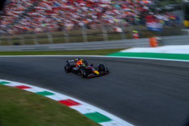  Sergio Perez (MEX) Redbull Racing RB1