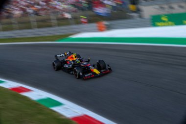  Sergio Perez (MEX) Redbull Racing RB1