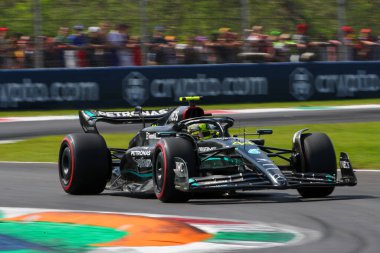  Lewis Hamilton (GBR) Mercedes W14 E Performanc