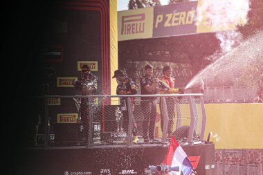 Yarışın kürsüsü