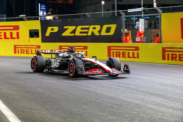  Kevin Magnussen (SVE) Haas VF-2