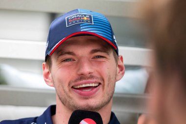 Max Verstappen (NED) Oracle Red Bull Racing - Red Bull RB20 - Honda RBP